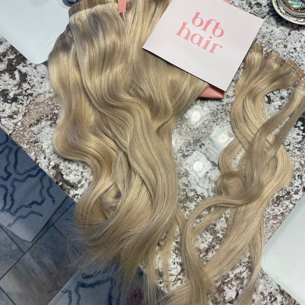 Barefoot Blonde hair extensions! 💛